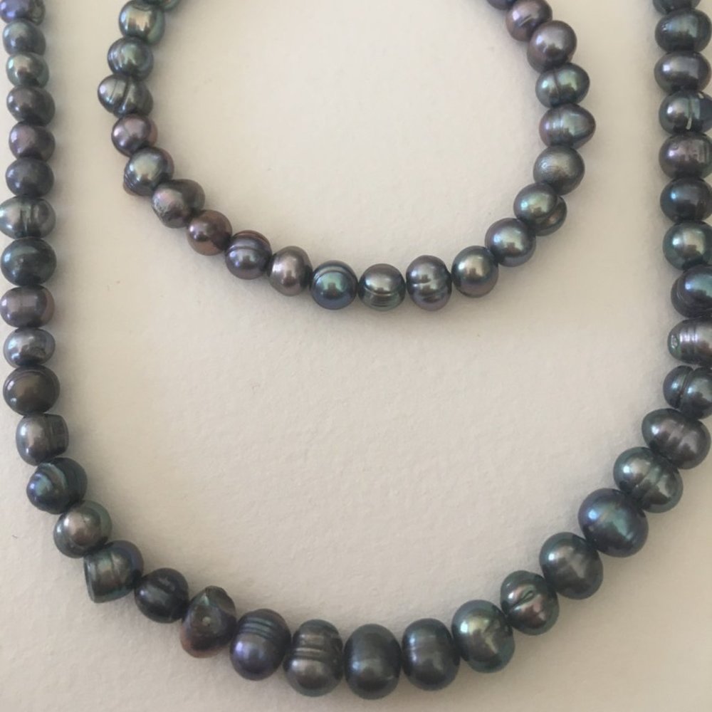 Fresh Water Pearl Gray Necklace and Bracelet